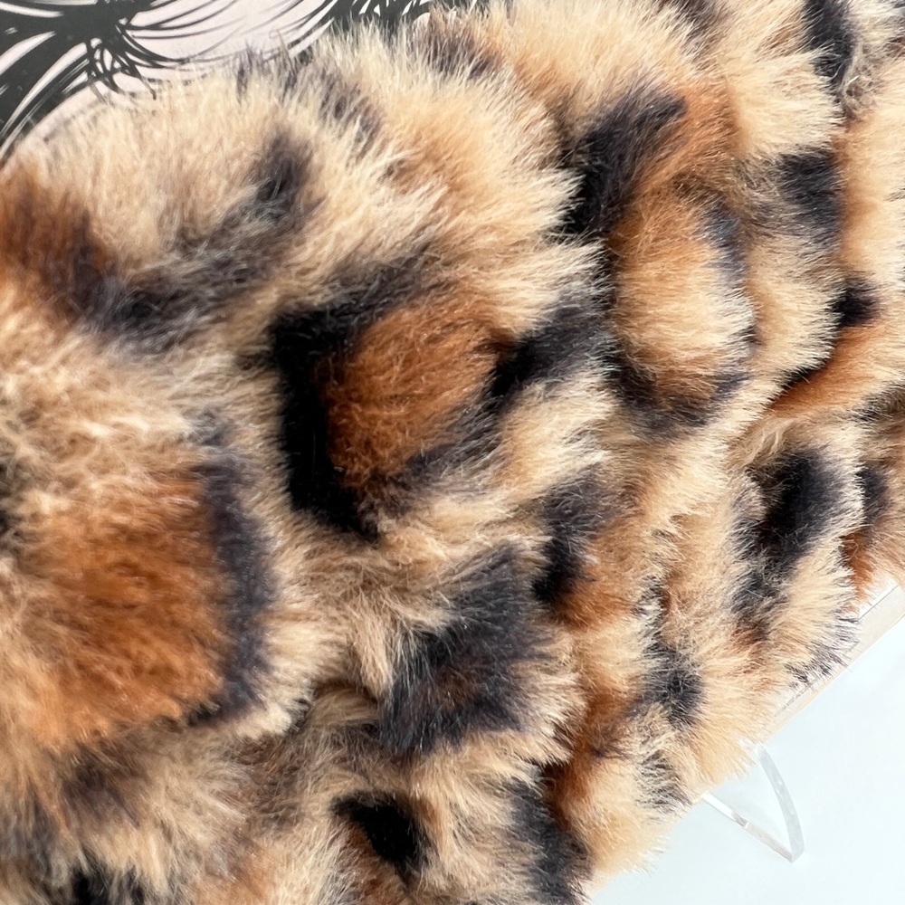 NWT Plush Leopard Print Spa Headband - Picture 4 of 4